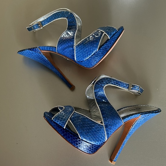 Bebe Jenna Blue Leather Slingback Platform Pumps, size 7 - Picture 5 of 12